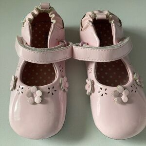 Robeez walker shoes size 6